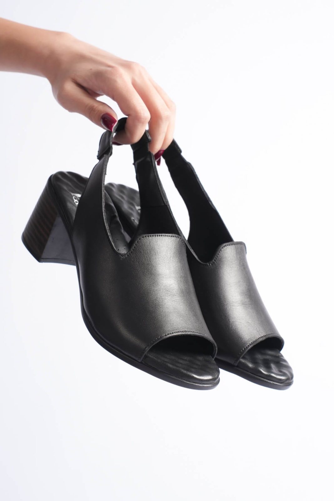 Genuine Leather Woman Sandal 2